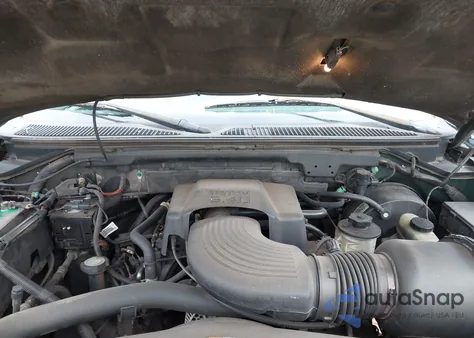 2001 Ford F-150 King Ranch Edition/Lariat/Xlt from USA, damaged, VIN 1FTRW08L01KB87492